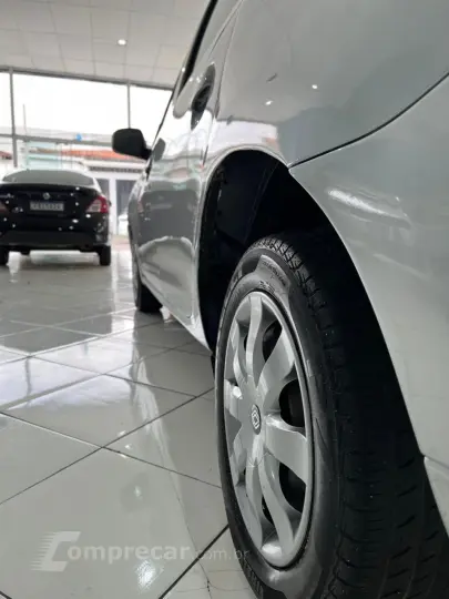 LOGAN 1.0 Authentique 16V