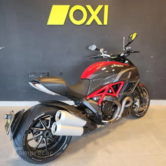 DIAVEL 1198 Carbon