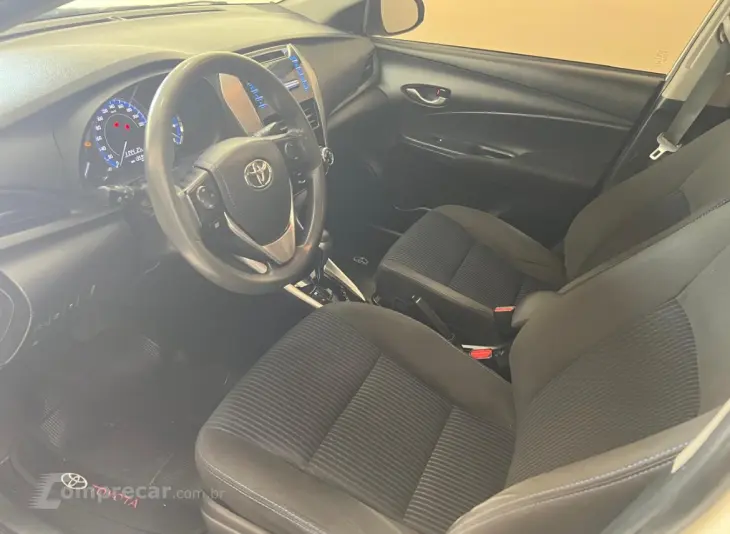 YARIS 1.5 16V Sedan XL