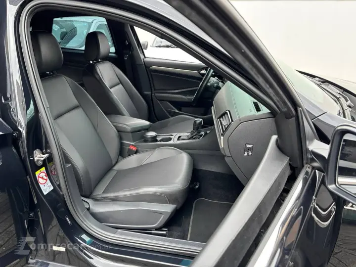 JETTA R-Line 250 TSI 1.4 Flex 16V Aut.