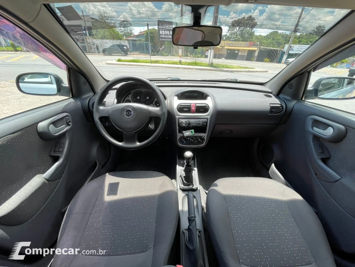 CORSA 1.4 MPFI Premium Sedan 8V