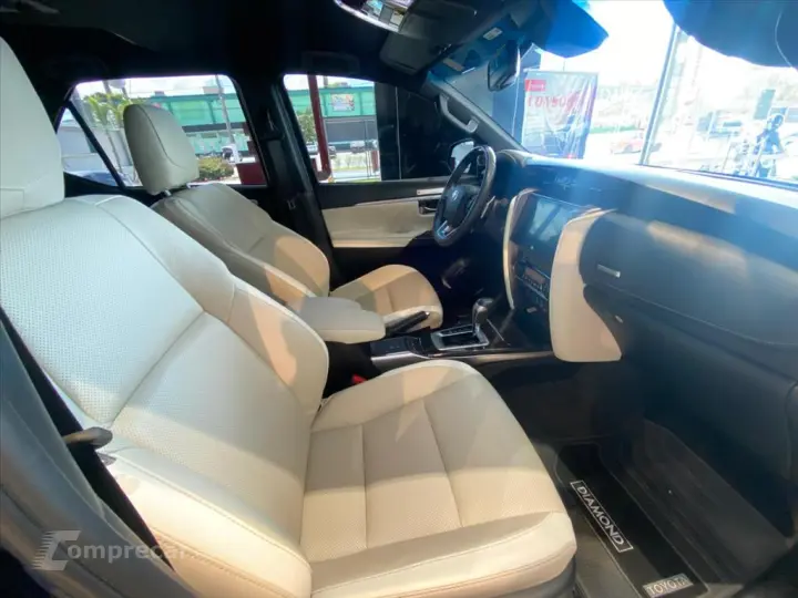 HILUX SW4 2.8 D-4D TURBO DIESEL DIAMOND 7L 4X4 AU