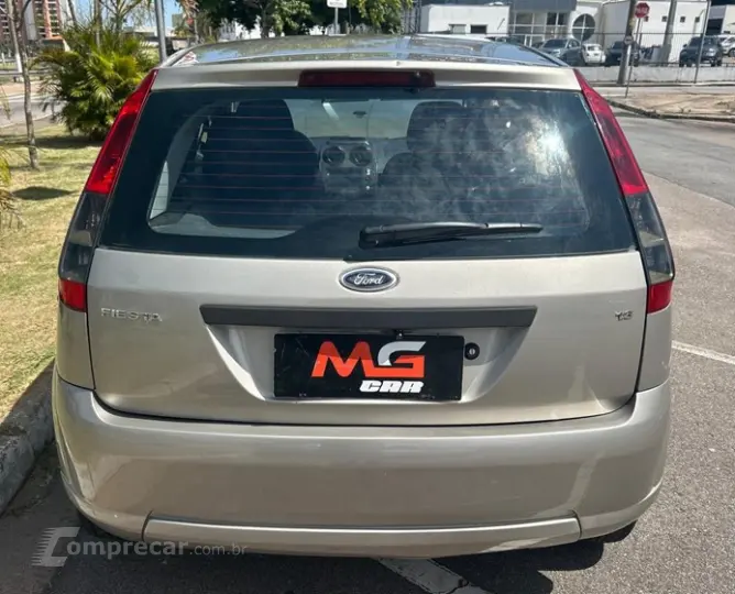 FIESTA 1.6 MPI Class Hatch 8V