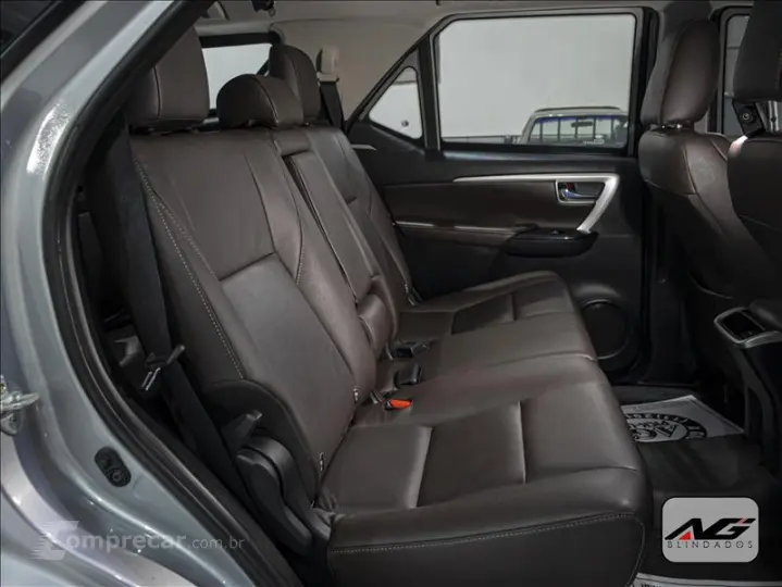 HILUX SW4 2.7 SRV 7 Lugares 4X2 16V