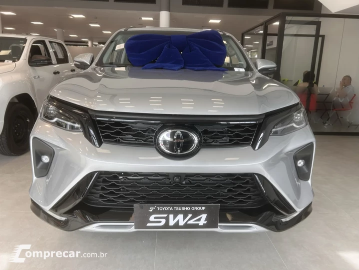 HILUX SW4 2.8 D-4D TURBO SRX PLATINUM 7L 4X4 AUTOMÁTICO