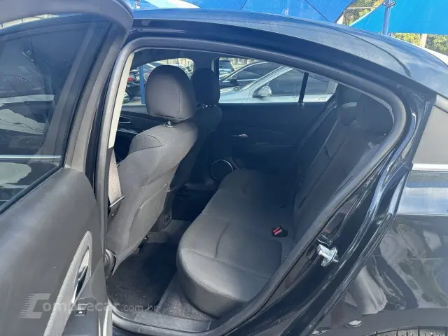 CRUZE SEDAN - 1.8 LT 16V 4P AUTOMÁTICO