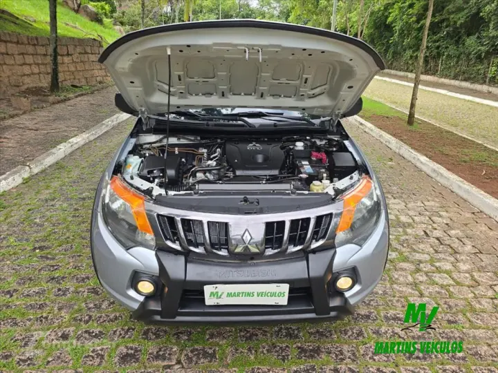 L200 TRITON 2.4 16V TURBO DIESEL OUTDOOR GLS CD 4