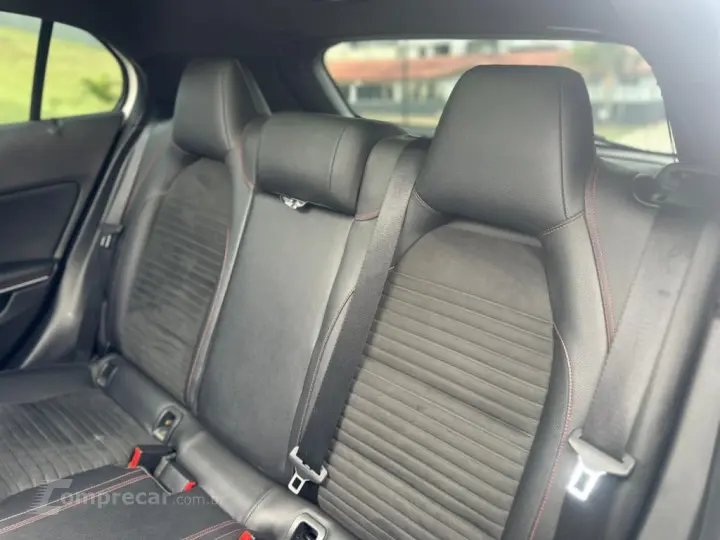 GLA 250 2.0 16V TURBO GASOLINA SPORT 4P AUTOMÁTICO