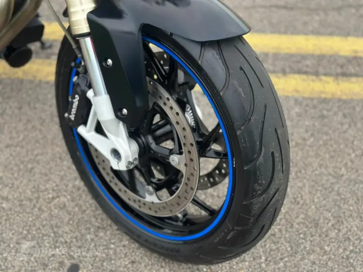 F 800 R