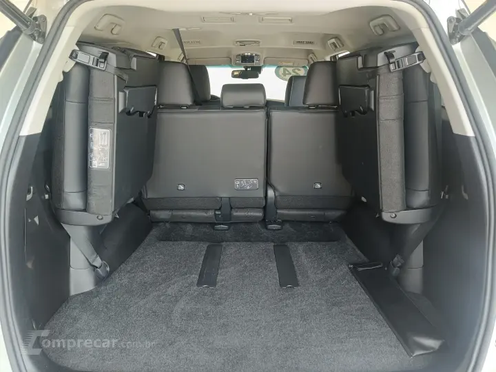 HILUX SW4 2.8 D-4D TURBO SRX PLATINUM 7L 4X4 AUTOMÁTICO