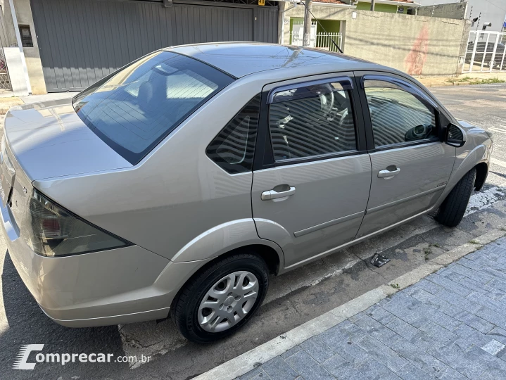 FIESTA 1.6 MPI First Sedan 8V