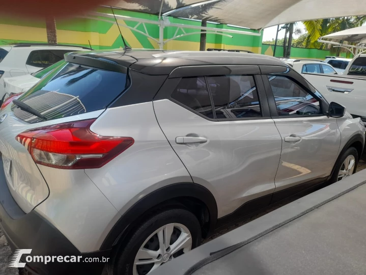 Nissan Kicks S