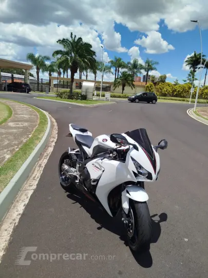 CBR 1000RR - Fireblade