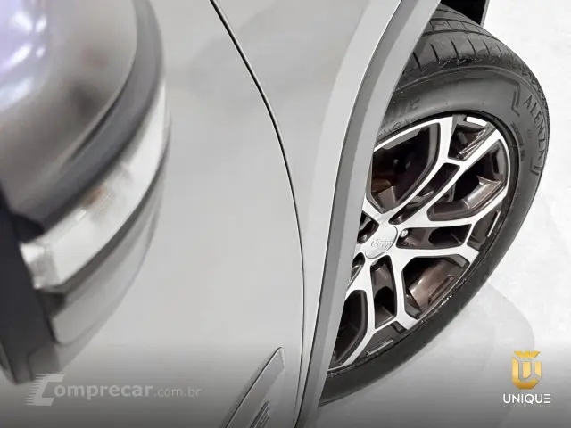 RENEGADE - 1.3 T270 TURBO LONGITUDE AT6