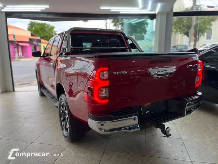 HILUX 2.8 D-4D TURBO DIESEL CD SRX 4X4 AUTOMÁTICO