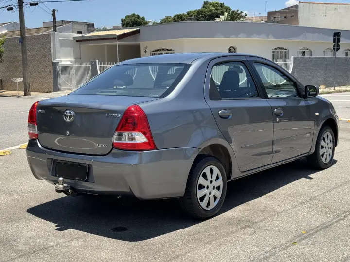 ETIOS 1.5 X Sedan 16V