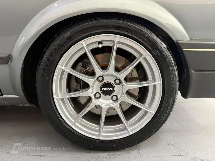 Voyage 1.8 Cl 8V Álcool 2P Manual