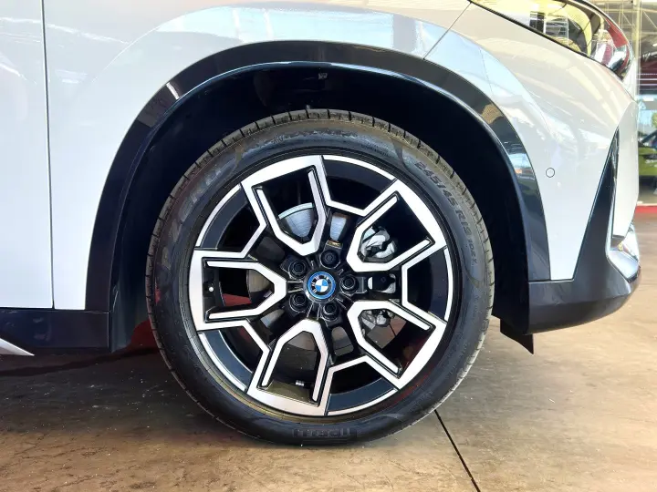 iX1 ELÉTRICO eDRIVE20 X LINE