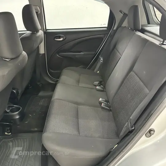 ETIOS HB X ETIOS HB X