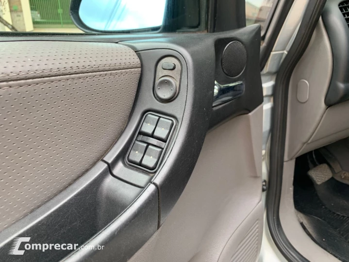 ZAFIRA 2.0 MPFI ELITE 8V FLEX 4P AUTOMÁTICO