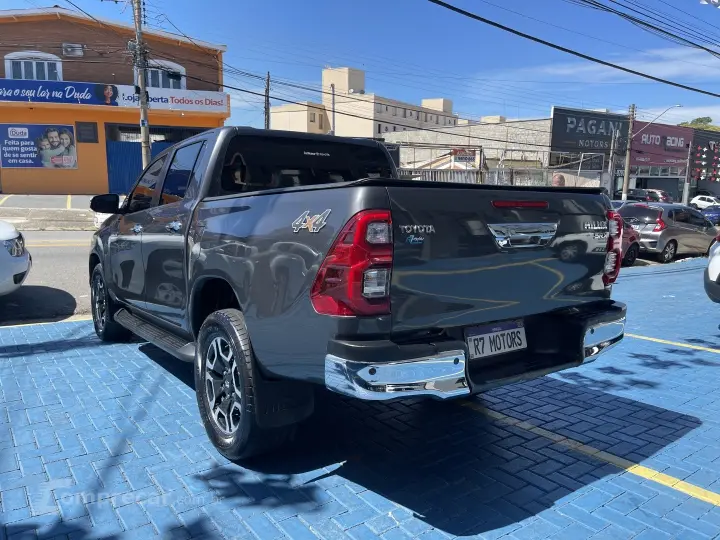 HILUX 2.8 D-4D TURBO DIESEL CD SRX 4X4 AUTOMÁTICO