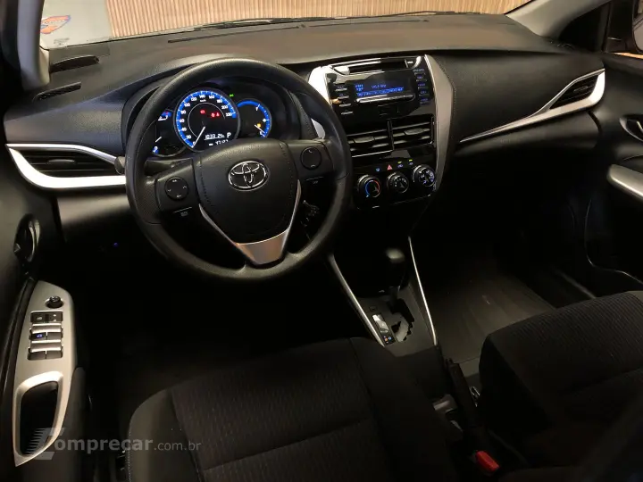Yaris 1.5 16V Flex Sedan Xl Live Multidrive