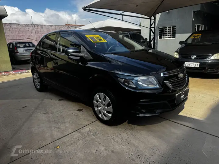 Onix Hatch 1.4 4P FLEX LT