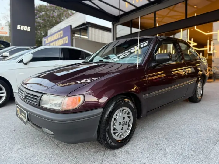 LOGUS 1.8 GLS 8V ÁLCOOL 2P MANUAL