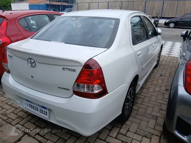 ETIOS SEDAN - 1.5 PLATINUM SEDAN 16V 4P AUTOMÁTICO