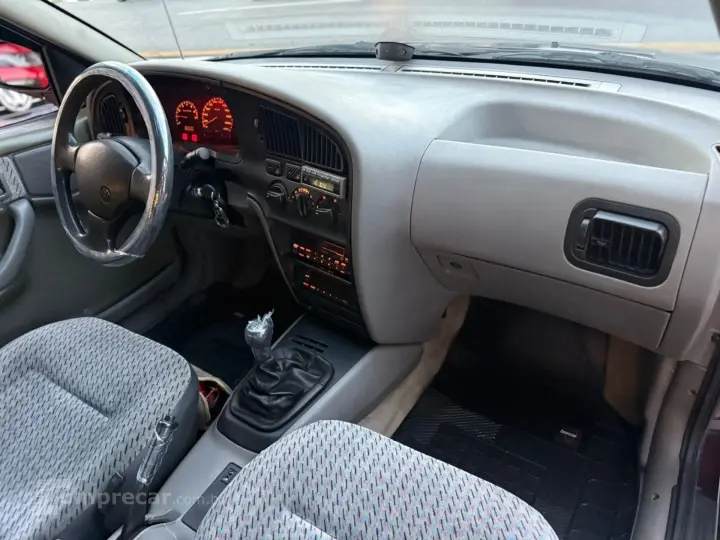 LOGUS 1.8 GLS 8V ÁLCOOL 2P MANUAL