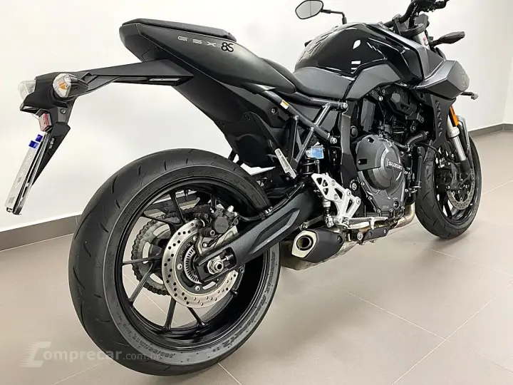 SUZUKI GSX-8S