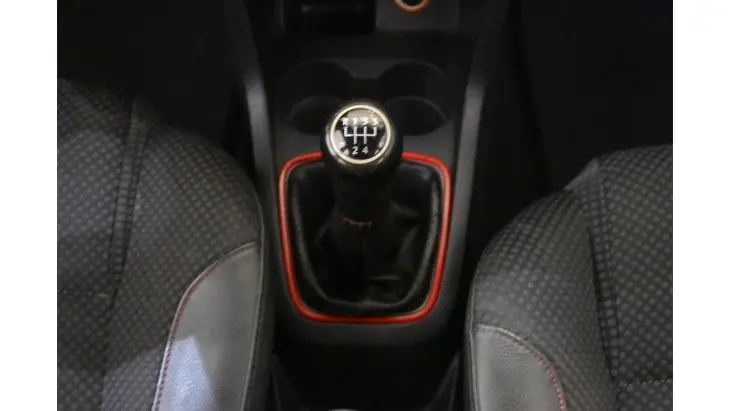 FOX - 1.6 MI ROCK IN RIO 8V 4P MANUAL