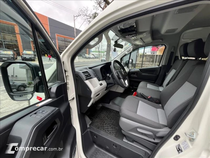HIACE 2.8 D-4d Turbo Minibus 15+1 DX