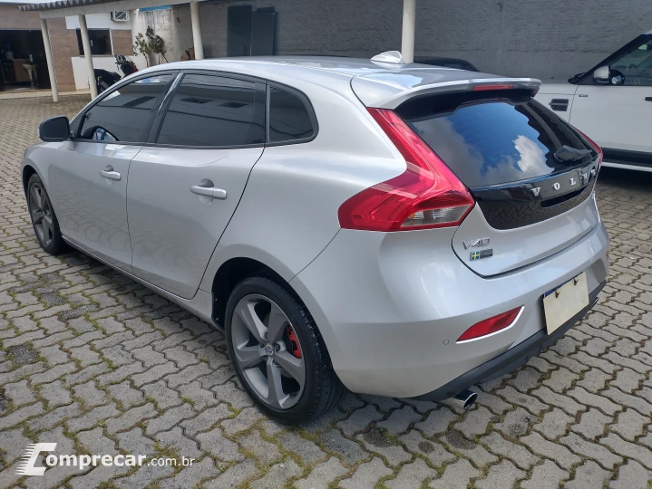 V40 2.0 T4 Kinetic