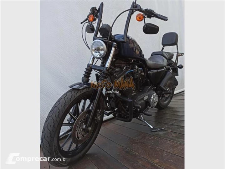 SPORTSTER IRON 883