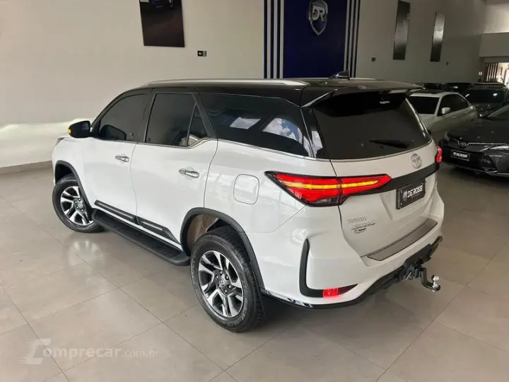 HILUX SW4 DIAMOND 2.8 TB 4X4 DIE. AUT.