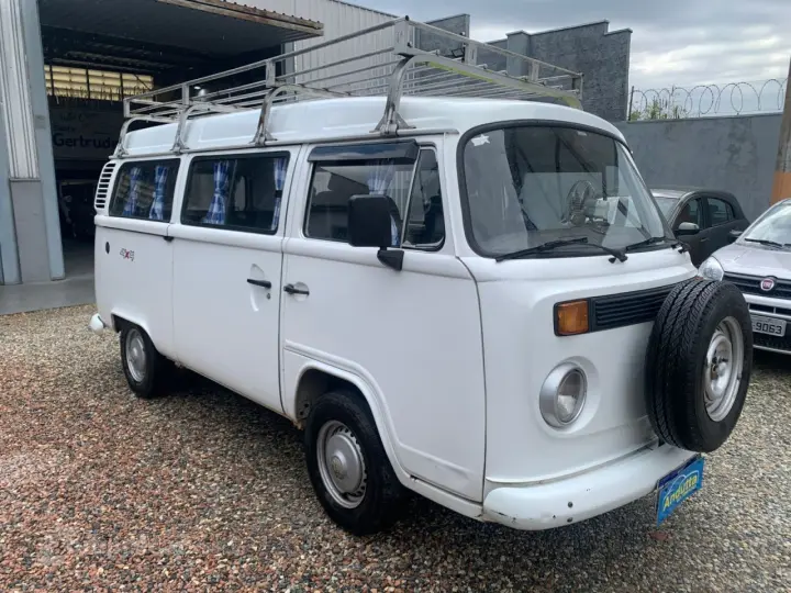 Kombi 1.6 STD 9 LUGARES