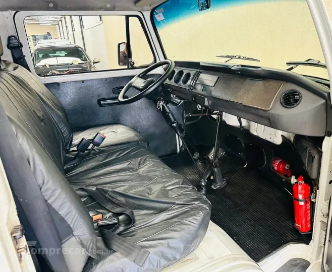 KOMBI 1.6 MI STD Lotação 8V