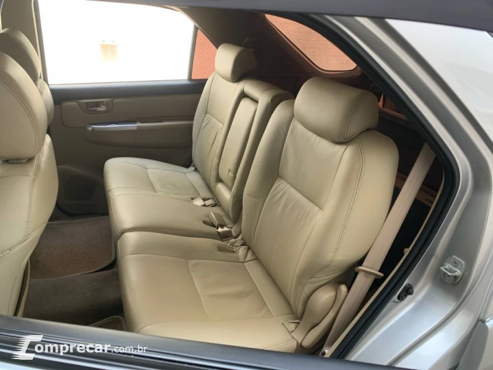 Hilux SW4 SR 4x2 2.7 Flex 16V Aut.