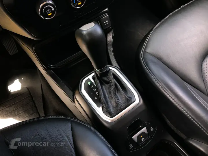 Renegade 1.8 16V Flex 4P Automático