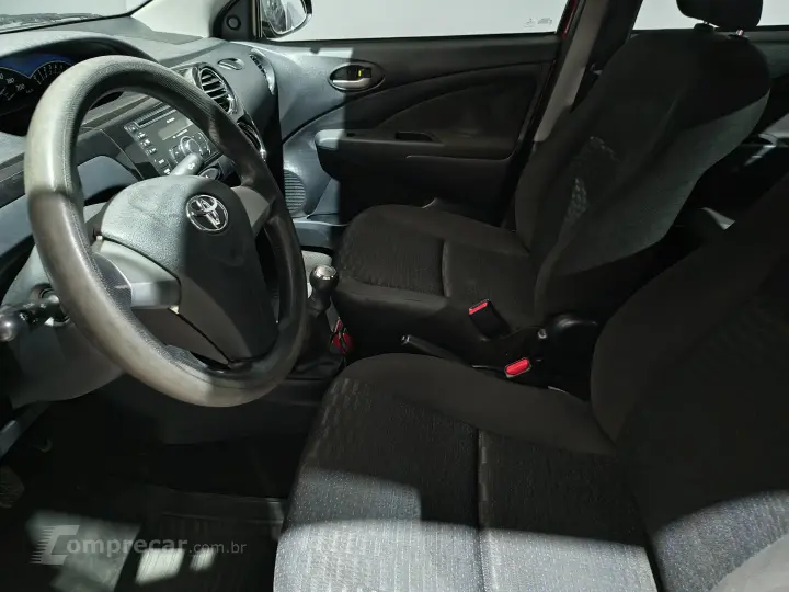 ETIOS 1.5 XS Sedan 16V