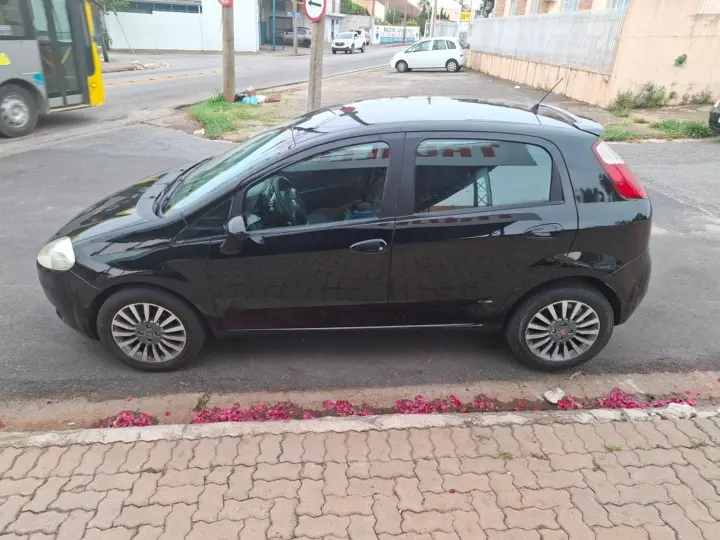 Punto 1.4 Attractive 8V Flex 4P Manual