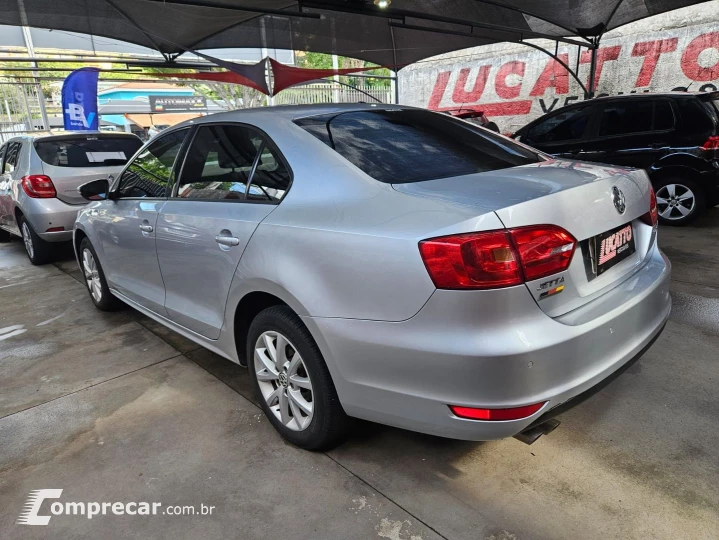 Jetta 2.0 Comfortline Flex 4P Tiptronic