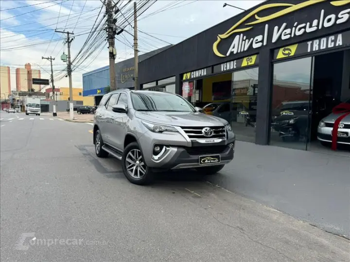 HILUX SW4 2.8 SRX 4X4 7 Lugares 16V Turbo Intercooler