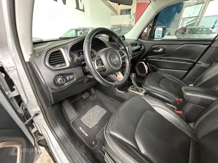 Renegade Longitude 1.8 4x2 Flex 16V Aut.