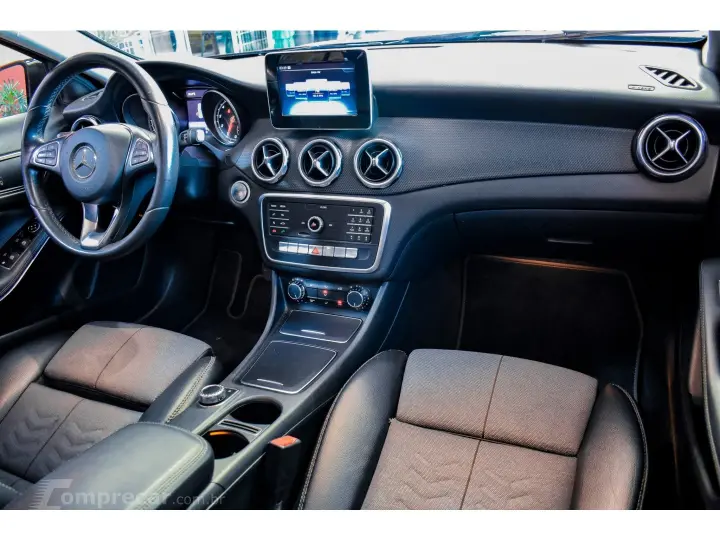 GLA 200 1.6 CGI FLEX STYLE 7G-DCT