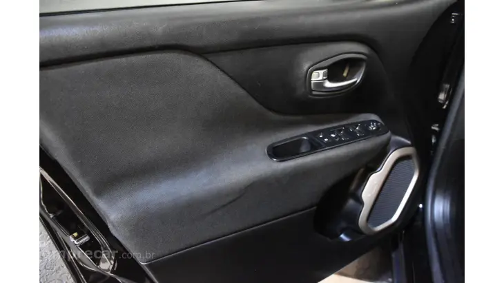 RENEGADE - 1.8 16V LONGITUDE 4P AUTOMÁTICO