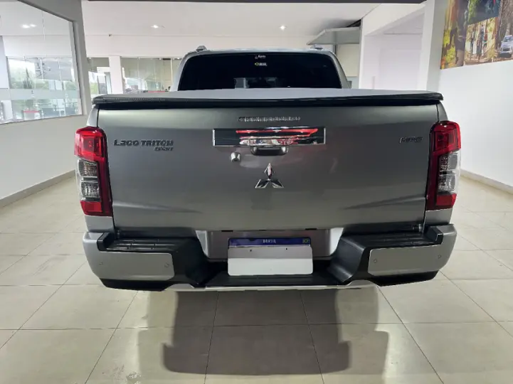 L200 TRITON 2.4 16V Turbo Sport HPE CD 4X4