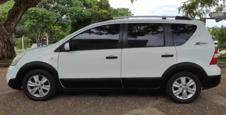 LIVINA 1.6 SL X-gear 16V