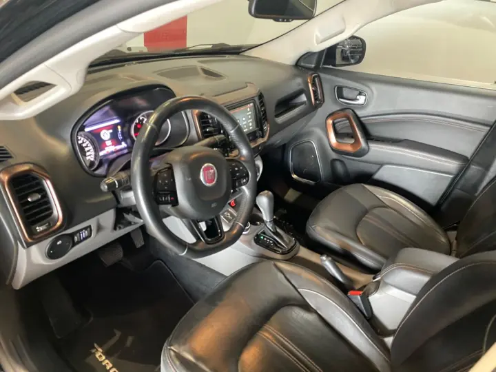 Toro 2.0 16V 4P VOLCANO 4WD TURBO DIESEL AUTOMÁTICO